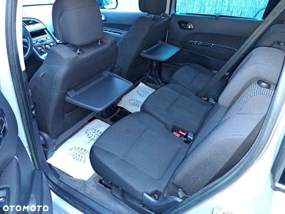 Peugeot 5008 HDI 150 Business-Line - 13