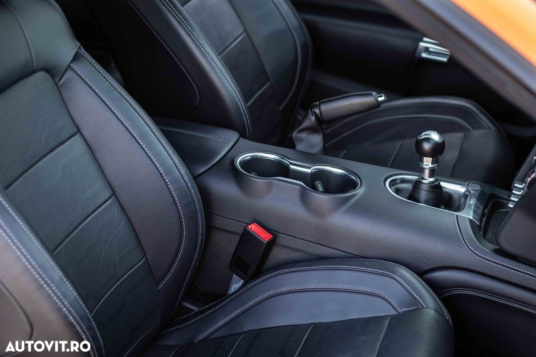 Ford Mustang - 24