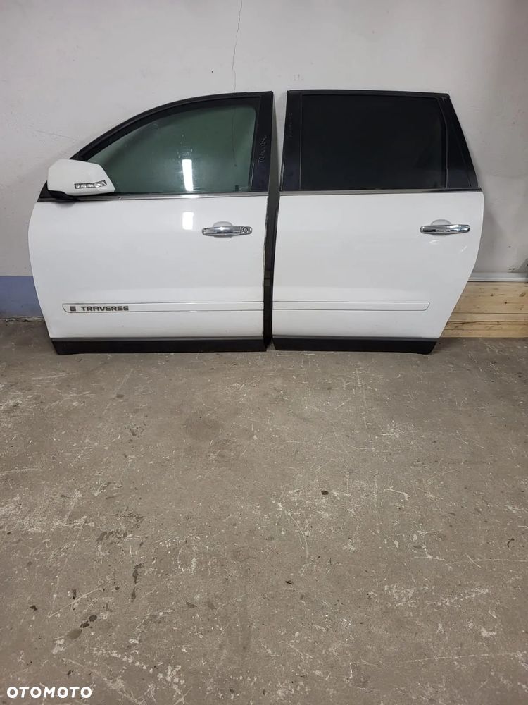 Chevrolet traverse drzwi kompletne - 11
