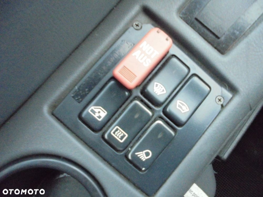 MAN R07 Lions Coach - 31