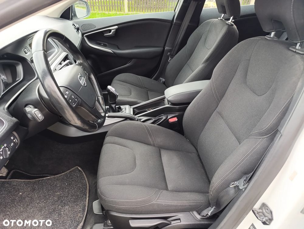 Volvo V40 D3 You - 8