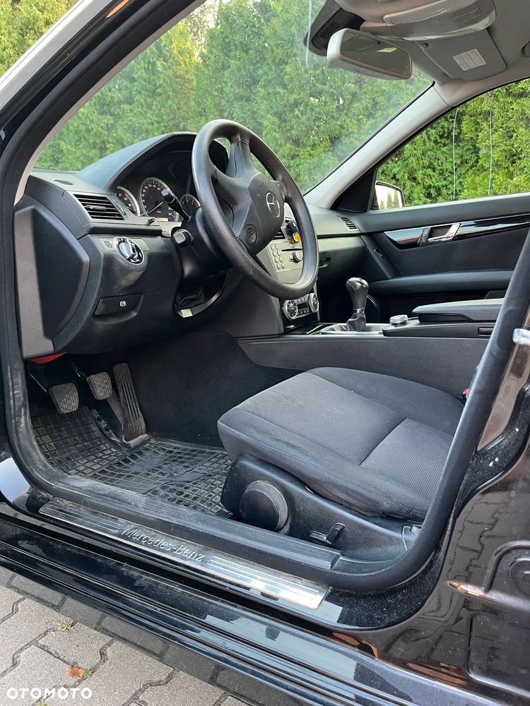 Mercedes-Benz Klasa C 180 CDI DPF (BlueEFFICIENCY) Elegance - 10