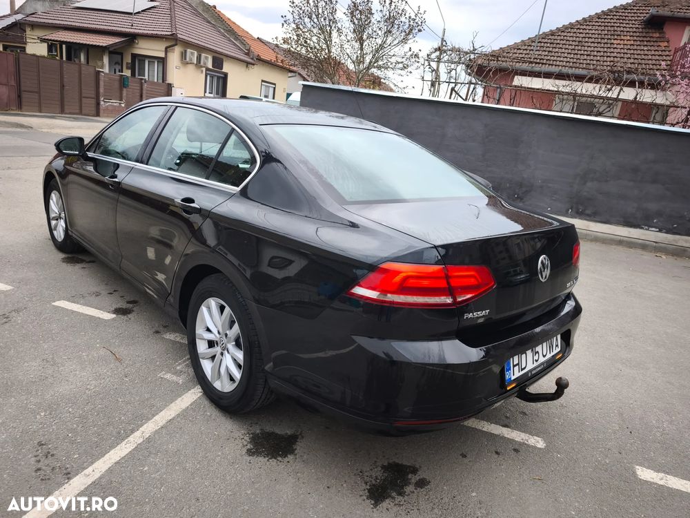 Volkswagen Passat 2.0 TDI (BlueMotion Technology) Highline - 9