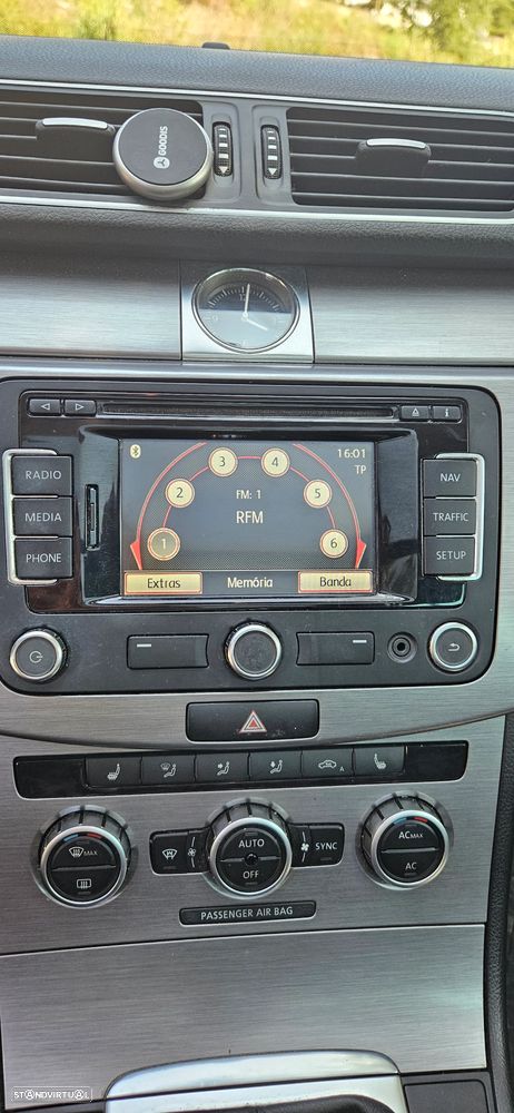 VW Passat Variant 1.6 TDI BlueMotion Comfortline - 24