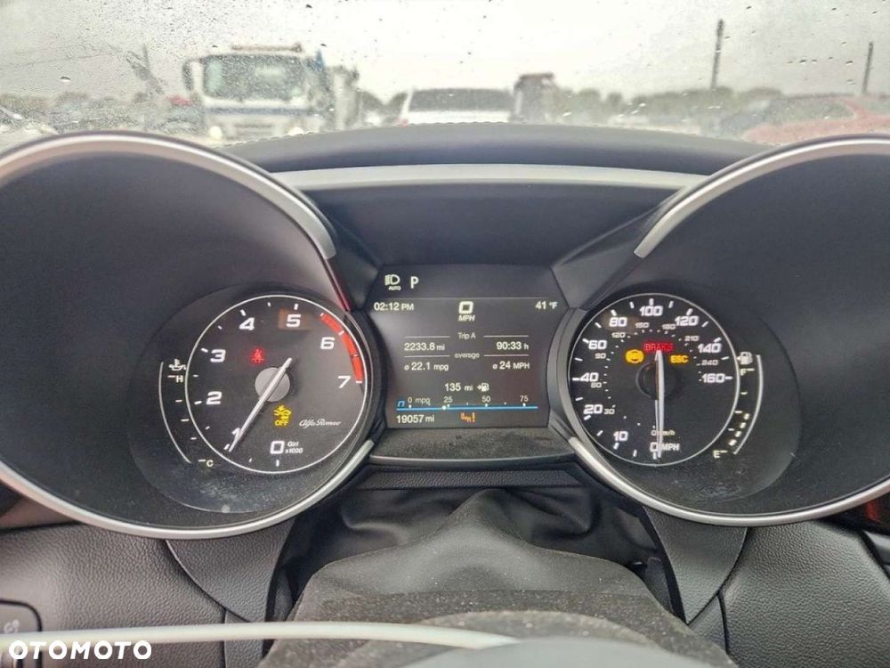 Alfa Romeo Giulia - 10