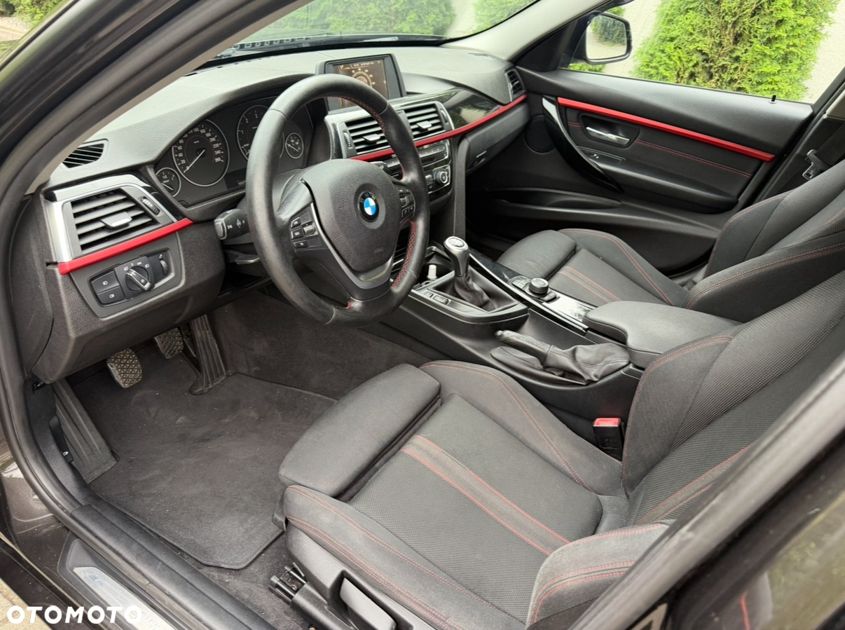 BMW Seria 3 320d Touring xDrive Sport Line - 3