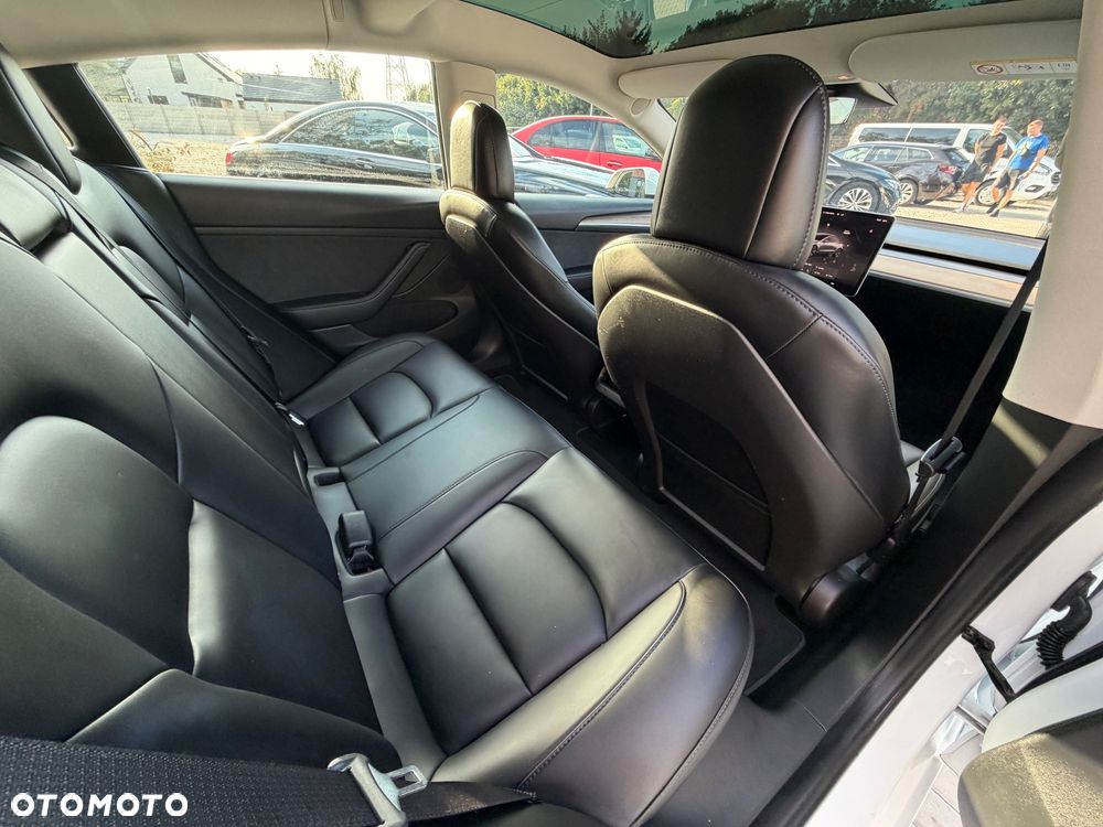 Tesla Model 3 - 29