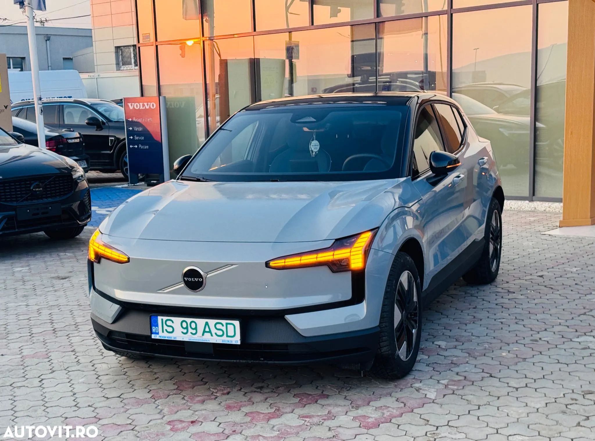 Volvo EX30 Single Motor Plus - 1