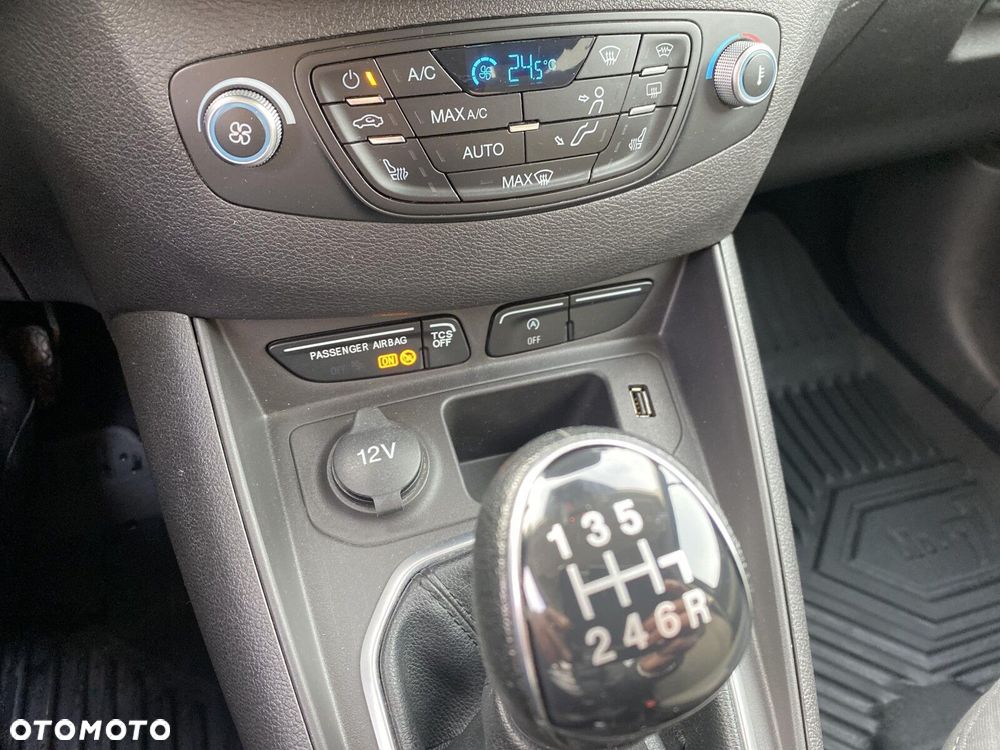 Ford Tourneo Courier - 22