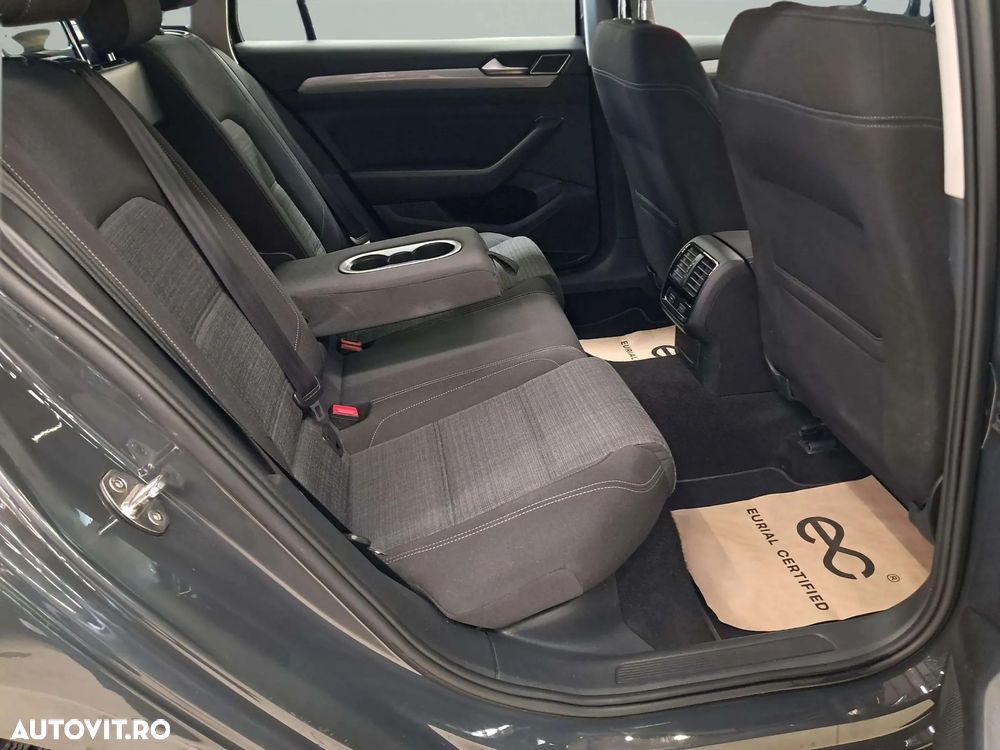 Volkswagen Passat 2.0 TDI DSG Comfortline - 10