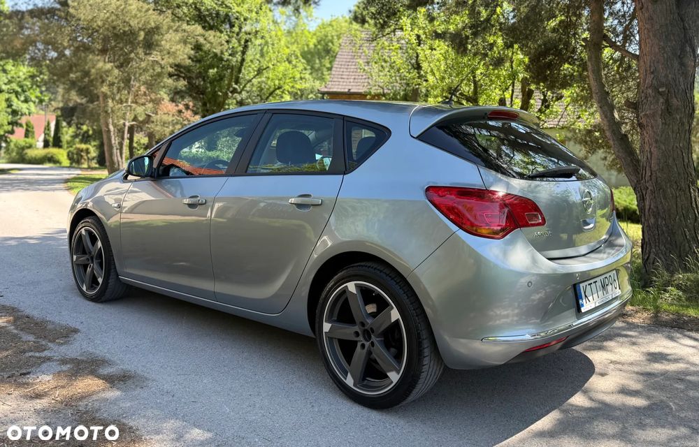 Opel Astra 1.4 Turbo - 11