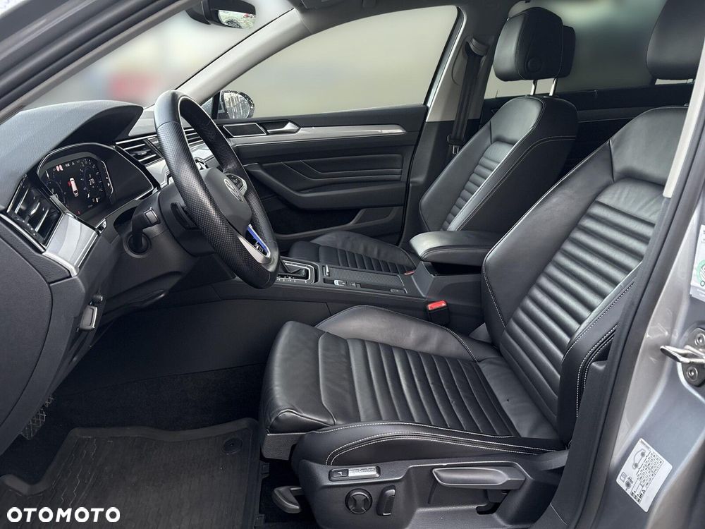 Volkswagen Passat - 13