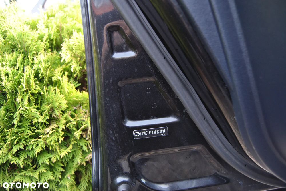 Toyota Avensis 1.6 Sol - 30