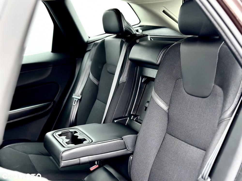 Volvo XC 60 D4 Momentum Pro - 28