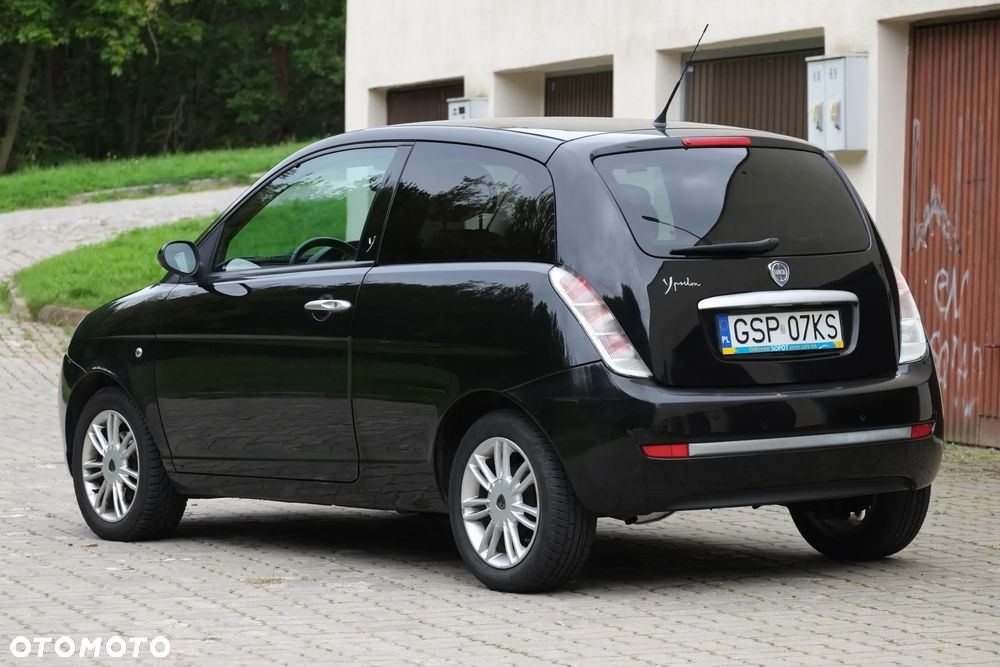 Lancia Ypsilon 1.4 8V Oro (4 os.) - 22