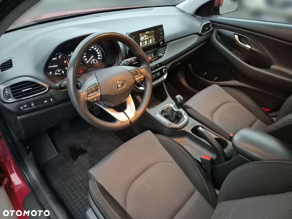 Hyundai i30 1.6 D Classic + - 14