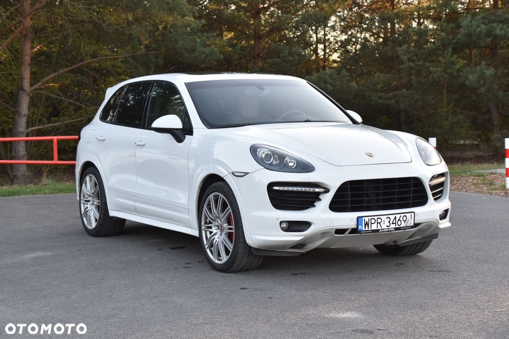 Porsche Cayenne - 1