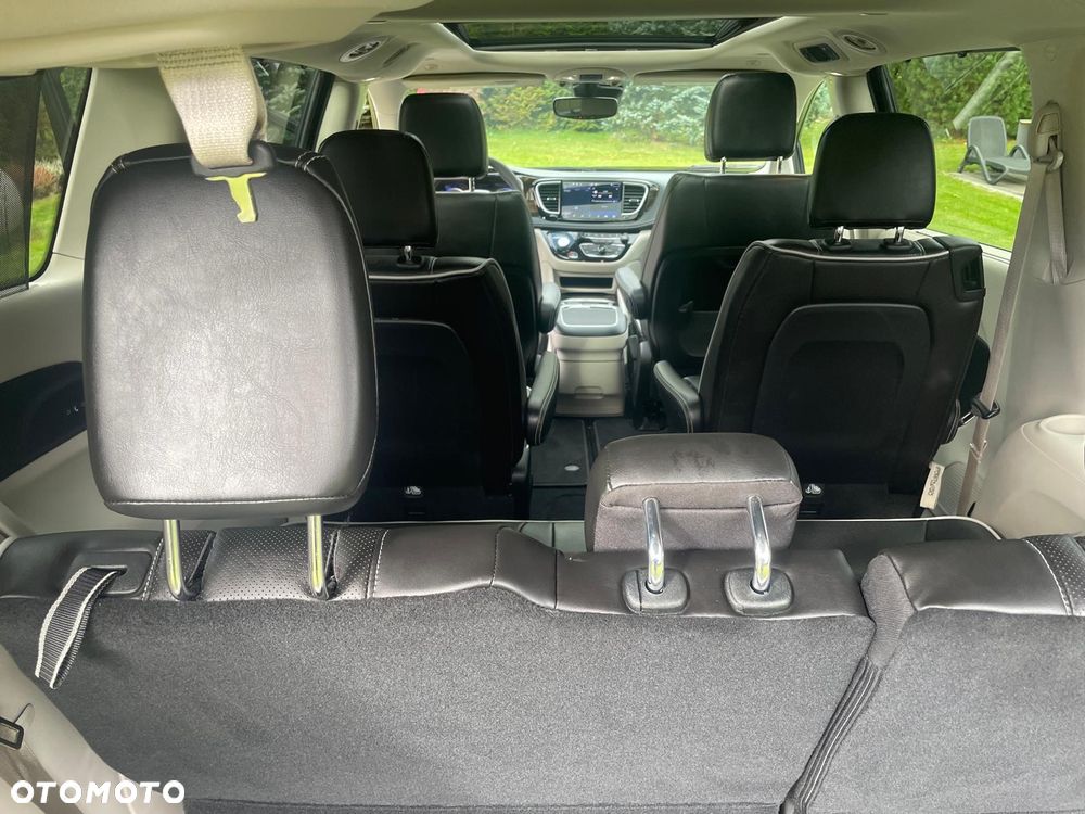 Chrysler Pacifica - 20
