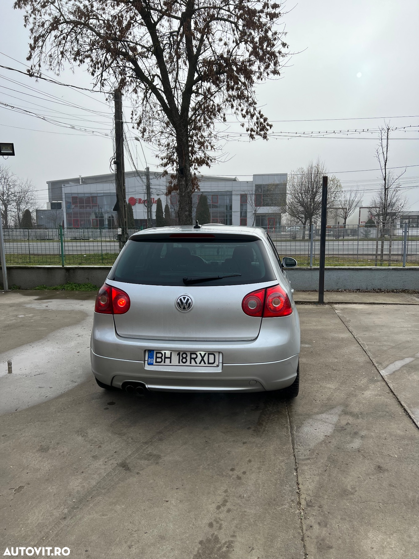Volkswagen Golf 2.0 DPF GTD - 11