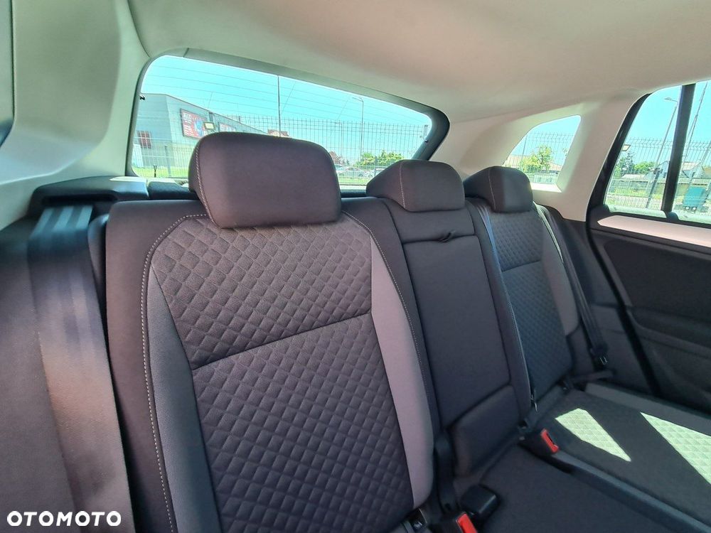 Volkswagen Tiguan - 24