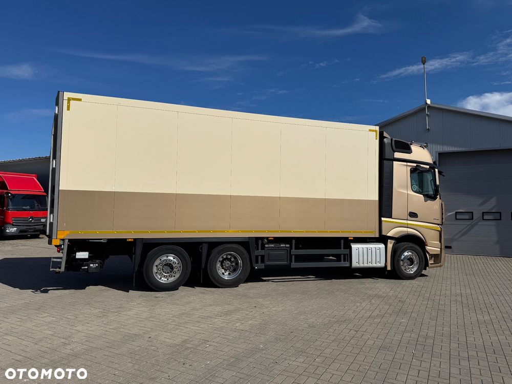 Mercedes-Benz ACTROS 2548 Izoterma Schmitz 7.45m Winda 2T - 12