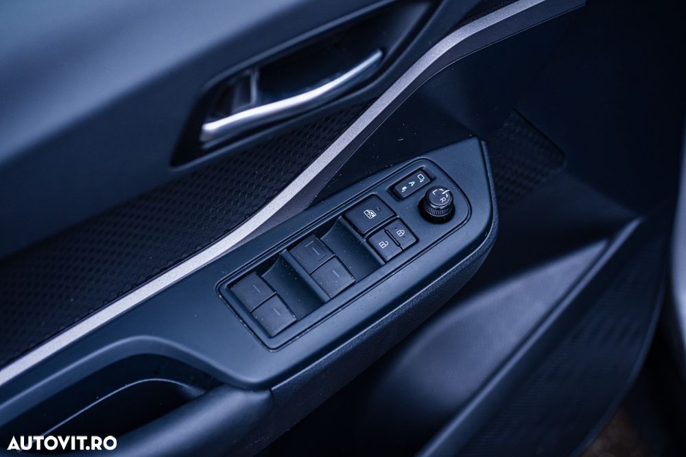 Toyota C-HR 1.8 HSD 4x2 CVT C-ult LED - 39