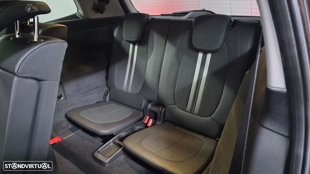 BMW 218 Gran Tourer i 7L Line Sport — fotografia 45
