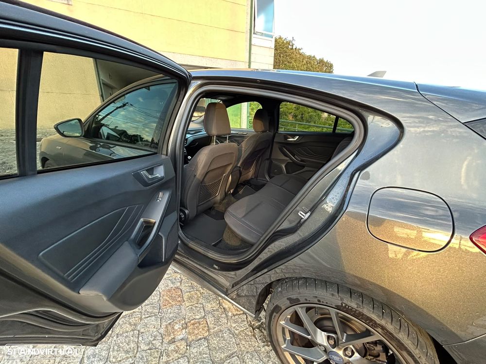 Ford Focus 1.5 EcoBoost Vignale - 10