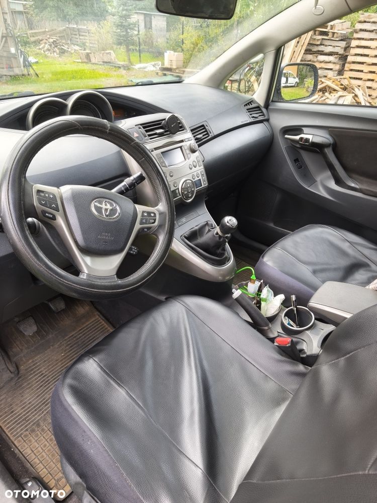 Toyota Verso - 5