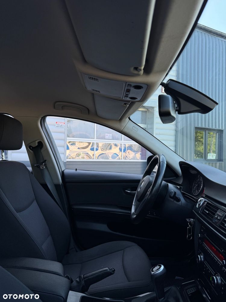 BMW Seria 3 318d - 13
