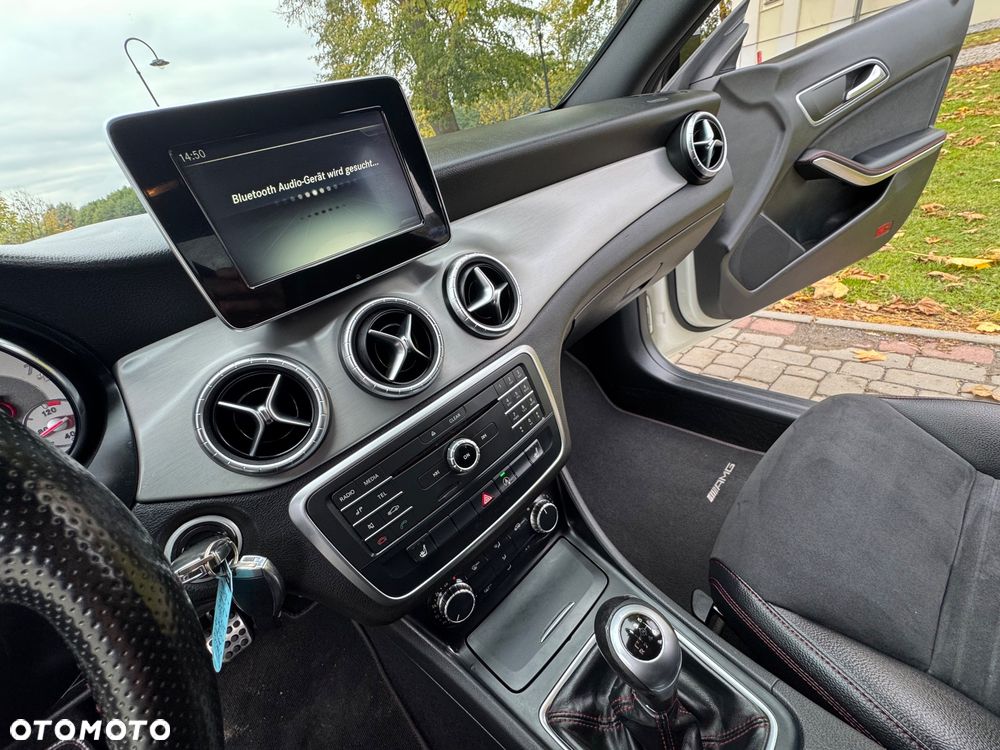 Mercedes-Benz CLA - 21