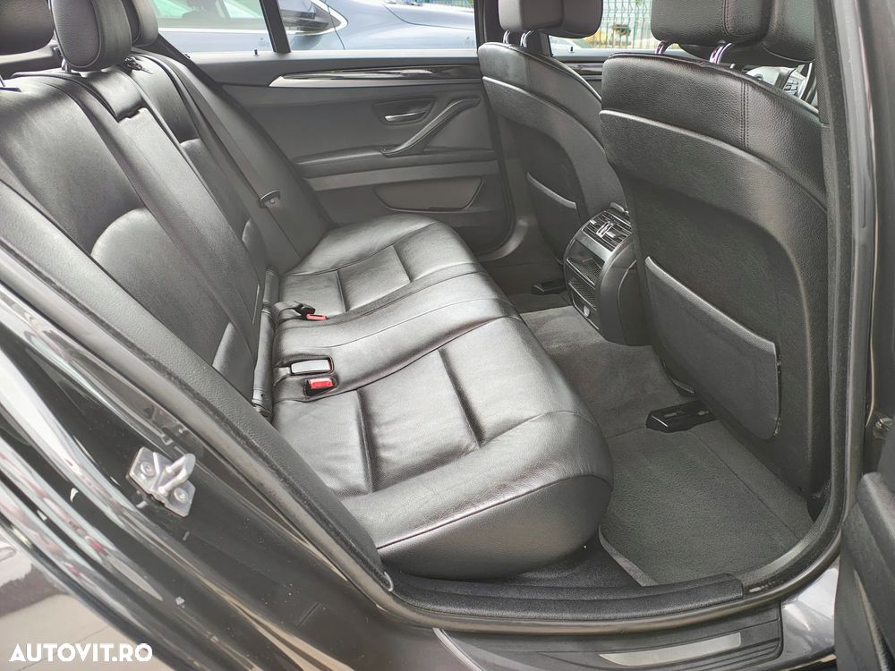 BMW Seria 5 520d Aut. Luxury Line - 8