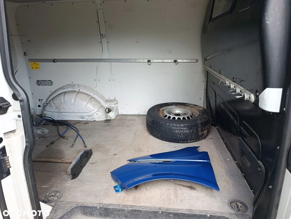 Volkswagen Transporter - 11