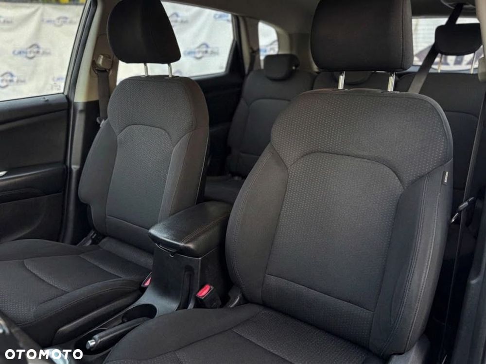 Kia Carens 1.7 CRDi M - 18