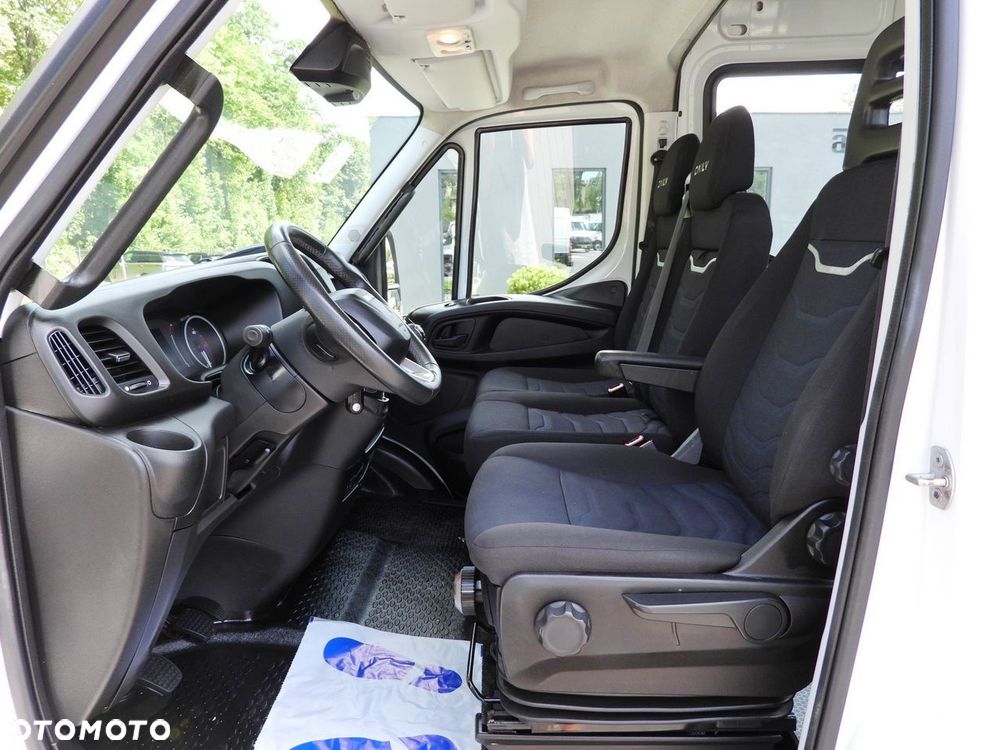 Iveco DAILY 35C16 FURGON BRYGADÓWKA 6 MIEJSC TEMPOMAT BLIŹNIACZE KOŁA KLIMATYZACJA  160KM - 22