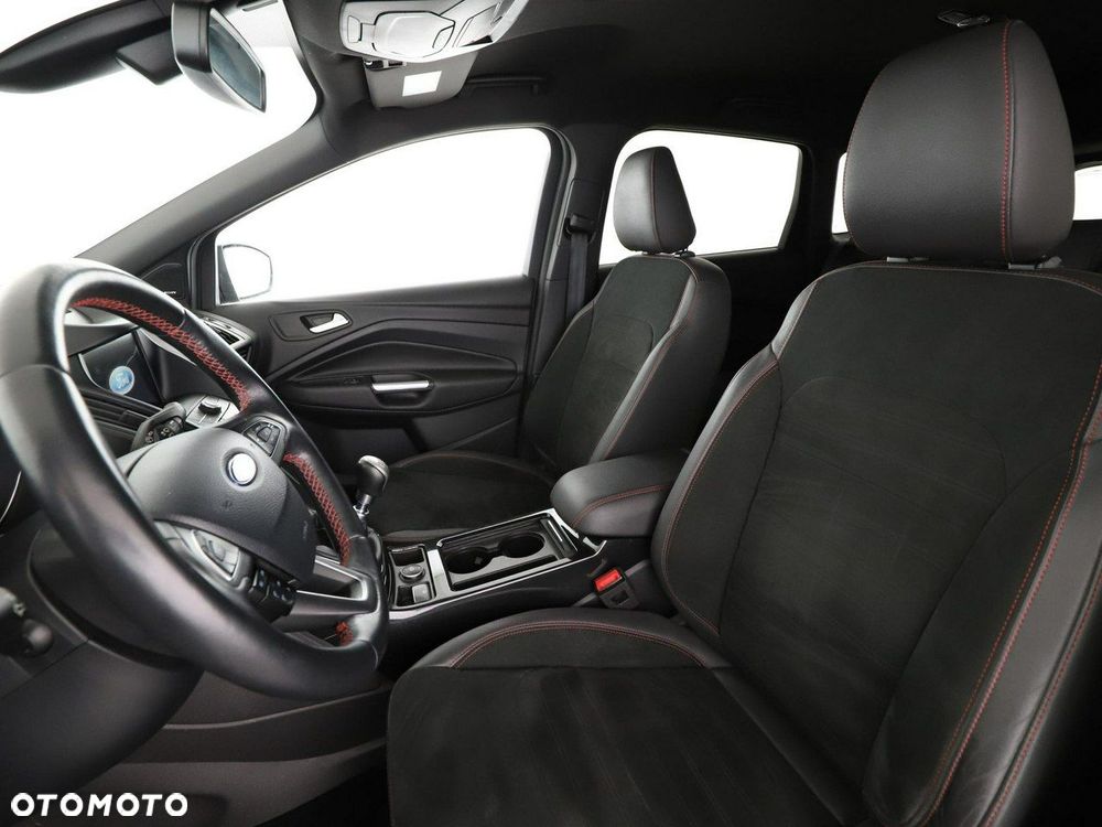 Ford Kuga 2.0 TDCi 4x4 ST-Line - 14