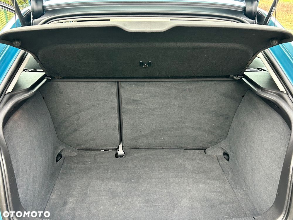 Audi A3 3-drzwiowe 1.6 Attraction - 19