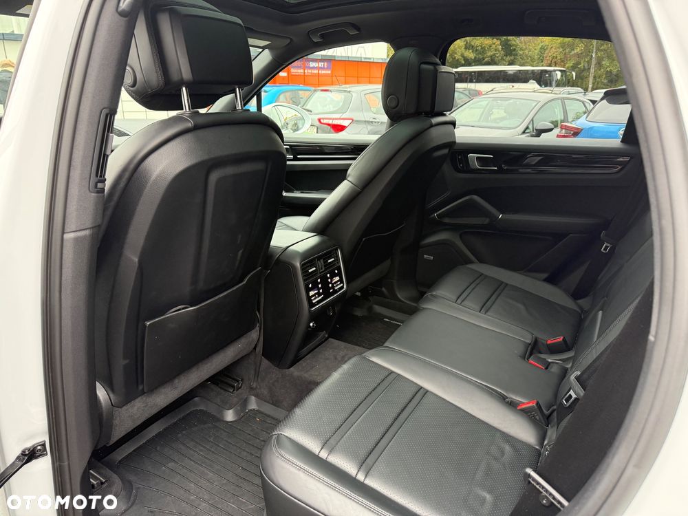 Porsche Cayenne - 7