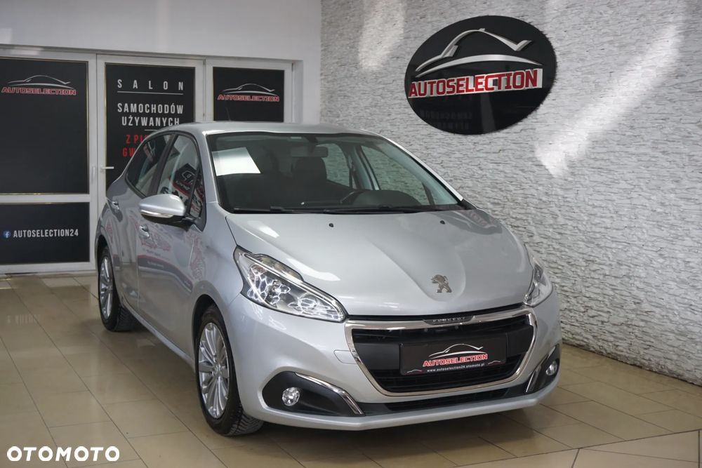 Peugeot 208 - 1