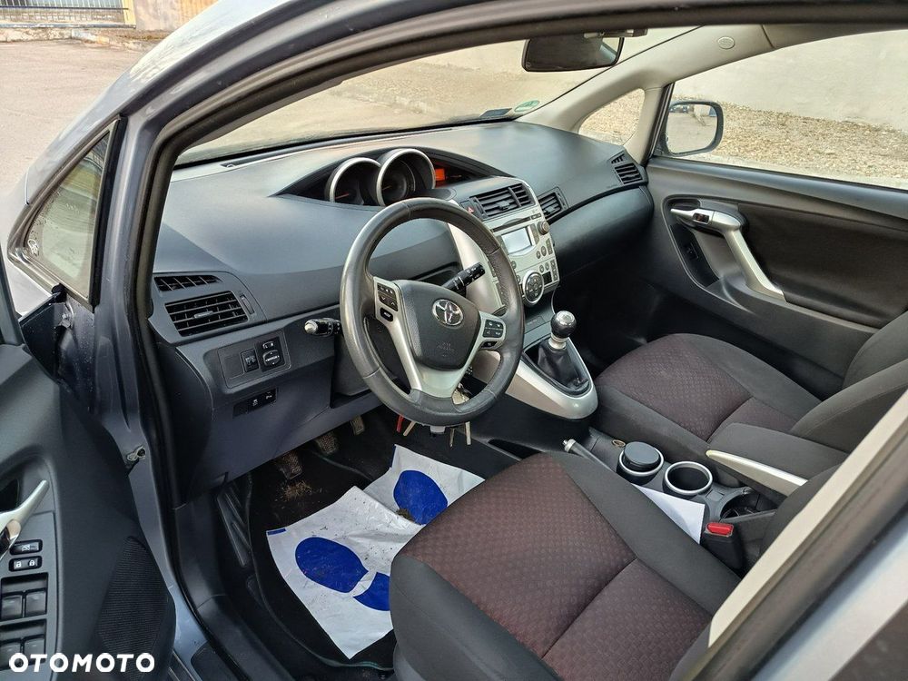 Toyota Verso - 5