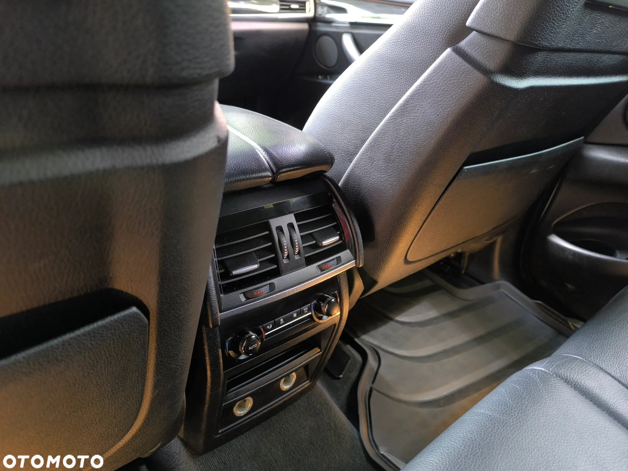 BMW X5 xDrive50i - 16