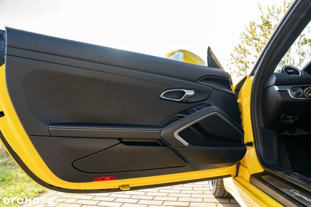 Porsche 718 Cayman - 21