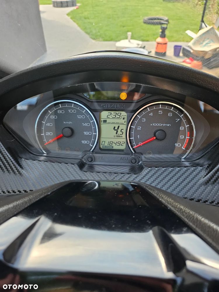 Suzuki Burgman - 4