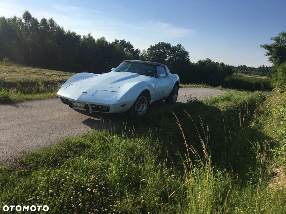 Chevrolet Corvette - 4
