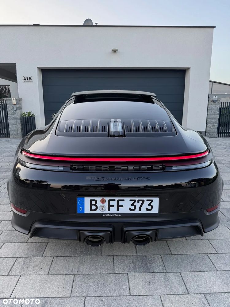 Porsche 911 2025 photo 4