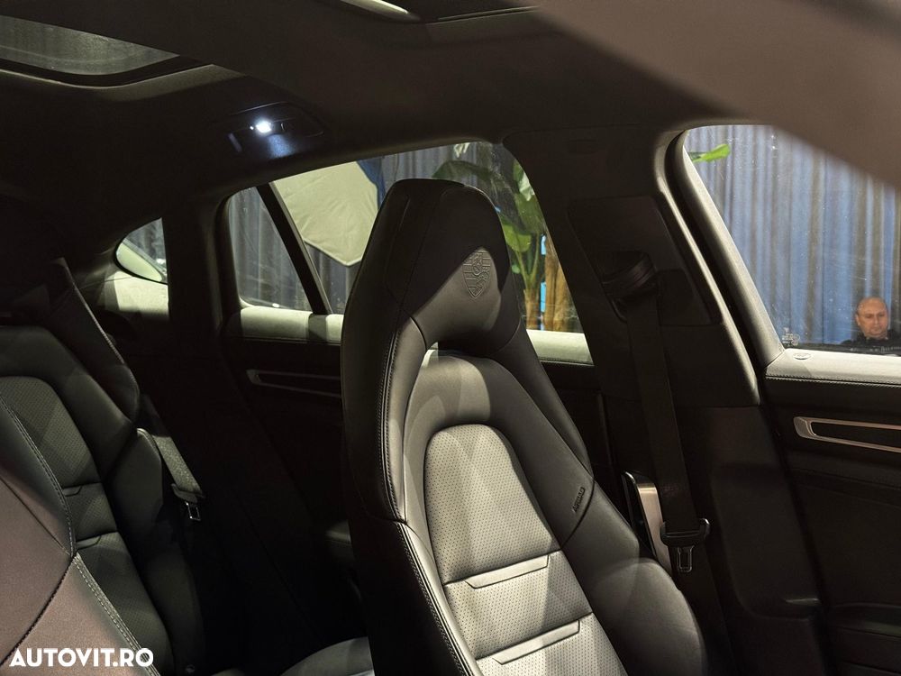 Porsche Panamera 4 - 18