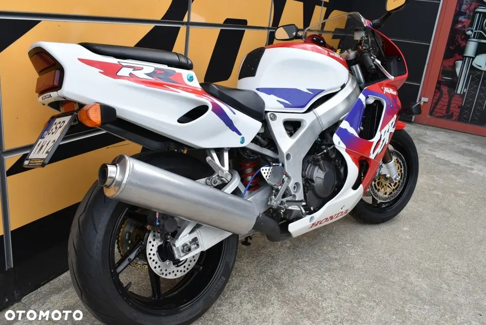 Honda CBR - 32