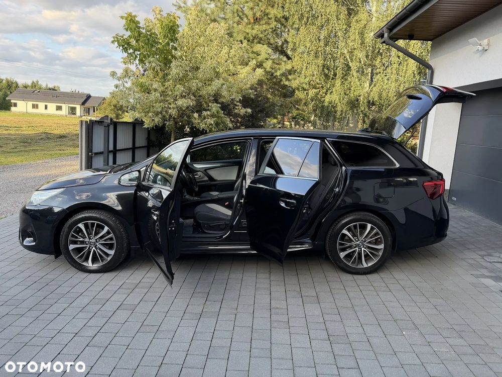 Toyota Avensis 1.8 Prestige MS - 18