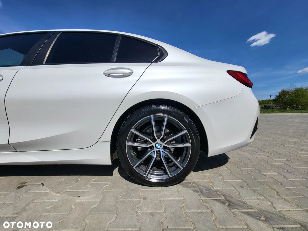 BMW Seria 3 318d Sport Line - 11