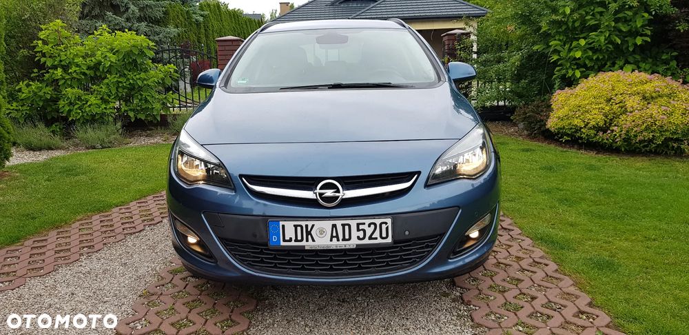 Opel Astra 1.4 Turbo Exklusiv - 2